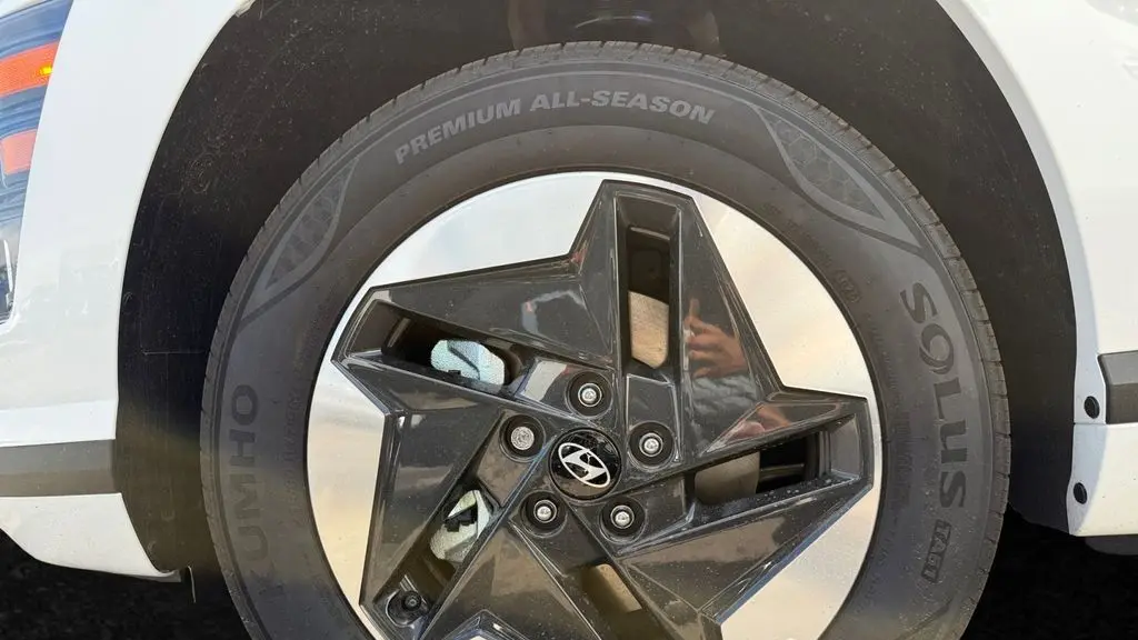 2025 Hyundai KONA Electric SEL