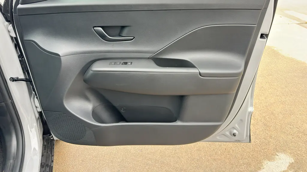 2025 Hyundai KONA SEL Convenience