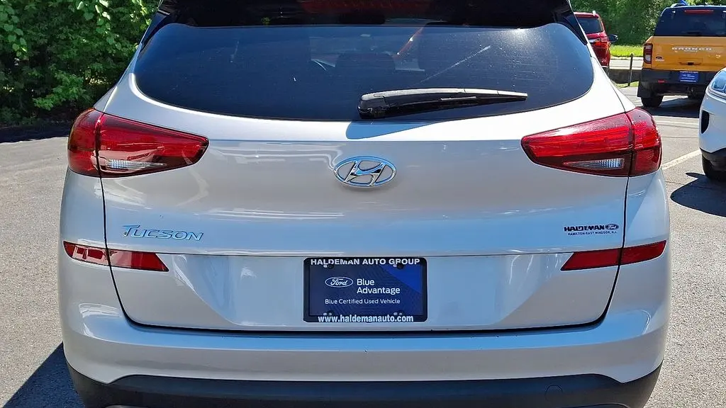 2021 Hyundai TUCSON SE