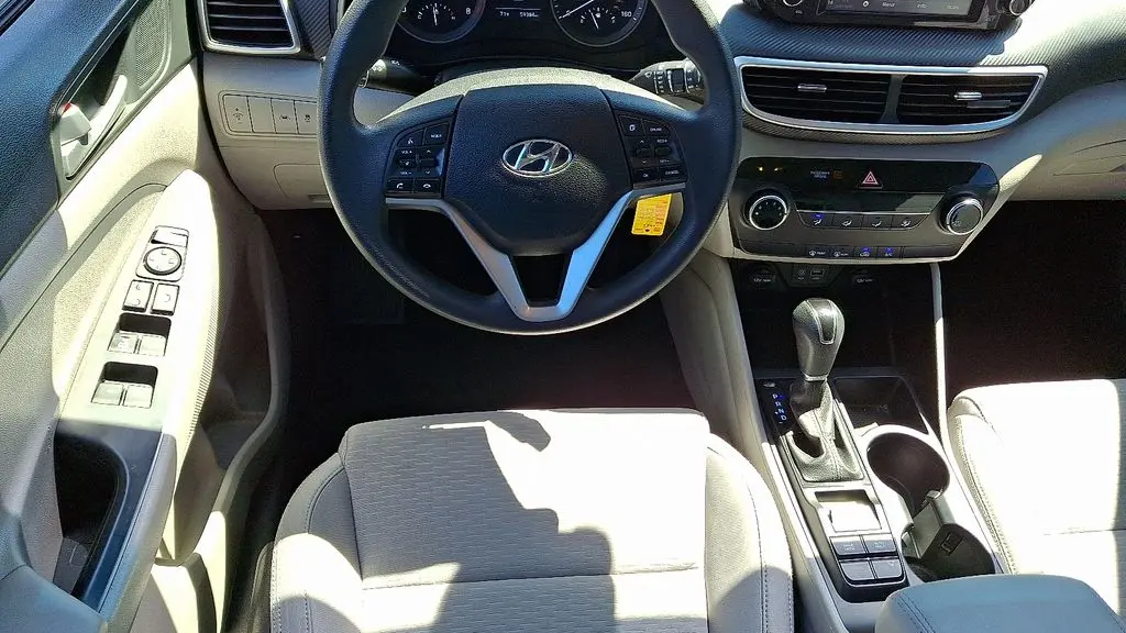 2021 Hyundai TUCSON SE