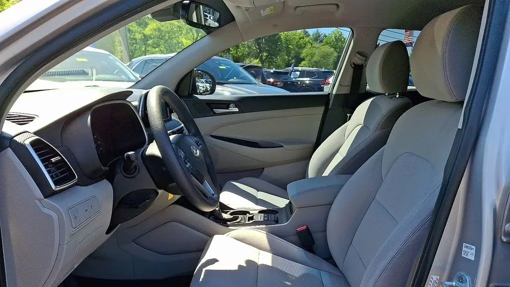 2021 Hyundai TUCSON SE