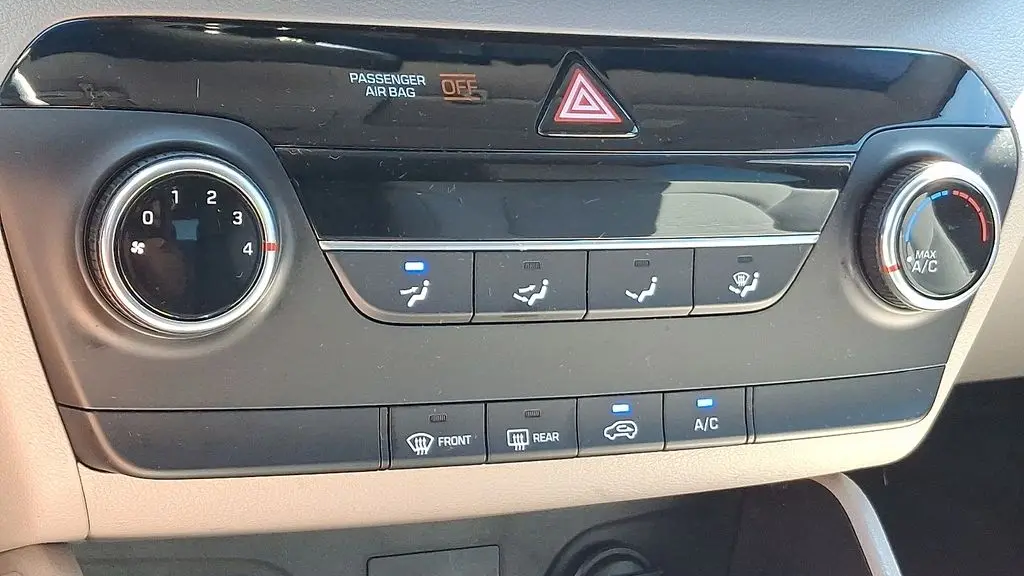2021 Hyundai TUCSON SE