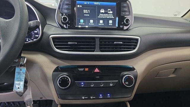 2021 Hyundai TUCSON SE