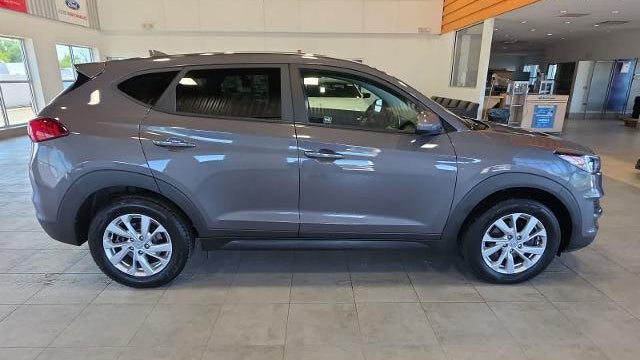 2021 Hyundai TUCSON SE