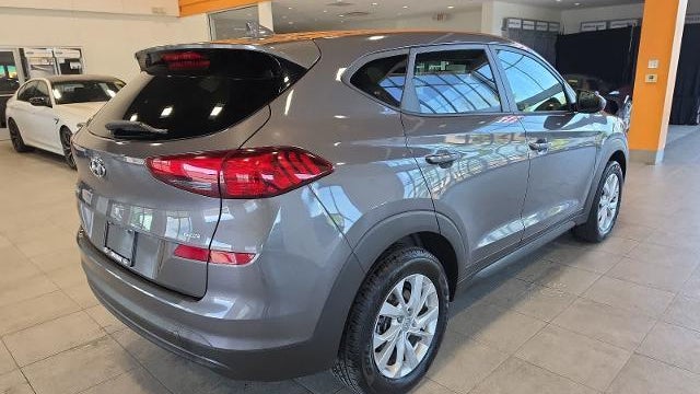 2021 Hyundai TUCSON SE