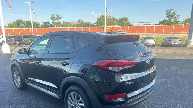 2017 Hyundai TUCSON SE