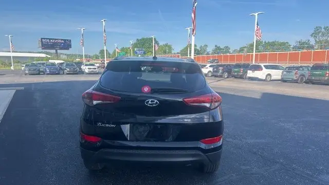 2017 Hyundai TUCSON SE