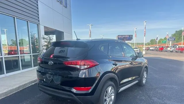 2017 Hyundai TUCSON SE