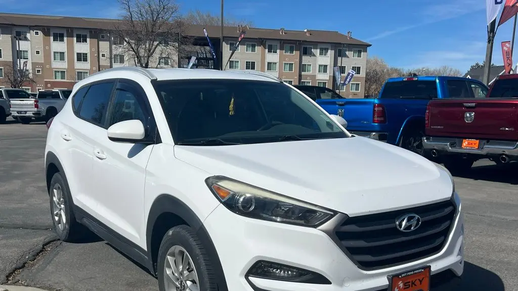 2016 Hyundai TUCSON SE