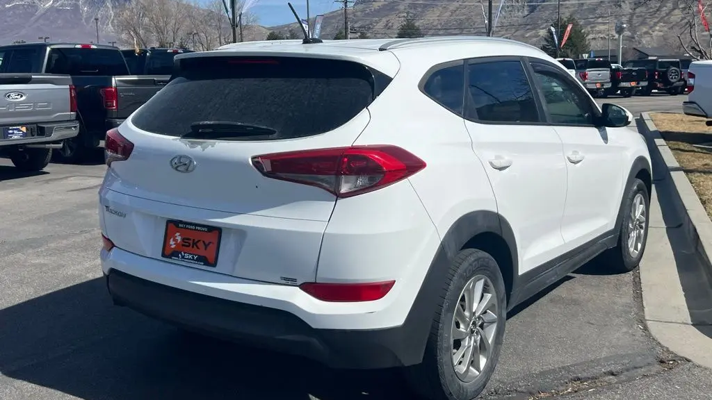 2016 Hyundai TUCSON SE