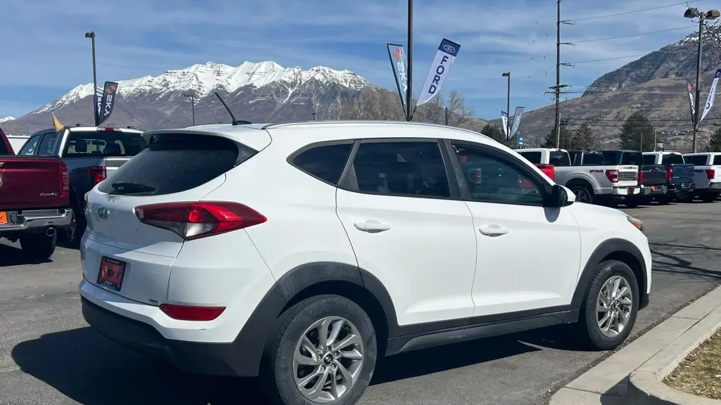 2016 Hyundai TUCSON SE