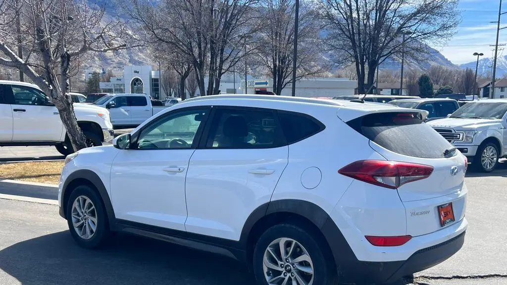 2016 Hyundai TUCSON SE