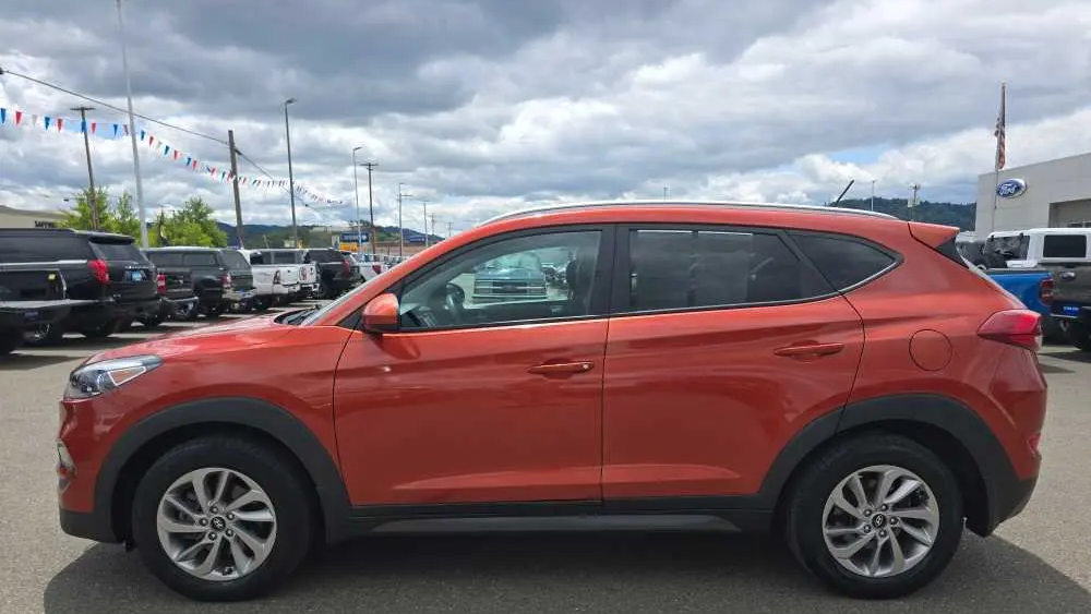 2016 Hyundai TUCSON SE
