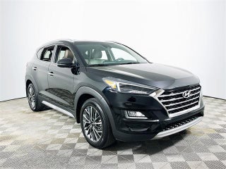 2020 Hyundai TUCSON with Black Noir Pearl Exterior