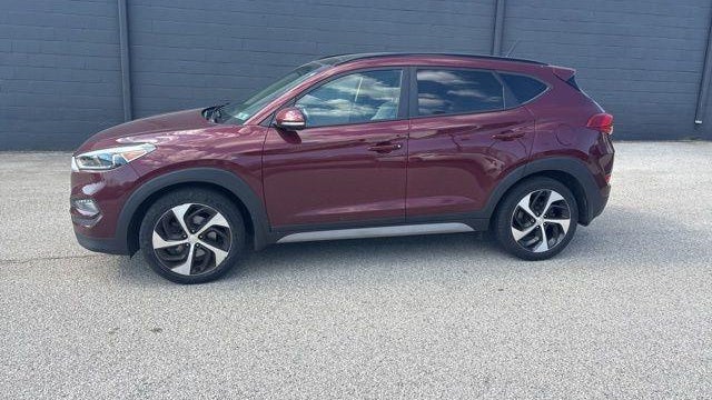 2017 Hyundai TUCSON Night