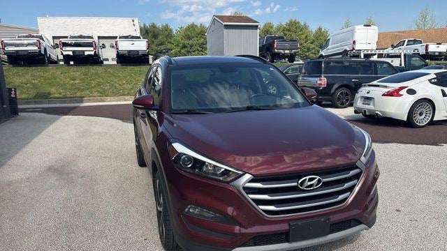 2017 Hyundai TUCSON Night