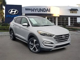 2018 Hyundai TUCSON with Molten Silver Exterior
