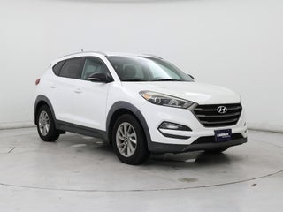 2016 Hyundai TUCSON with Winter White Exterior