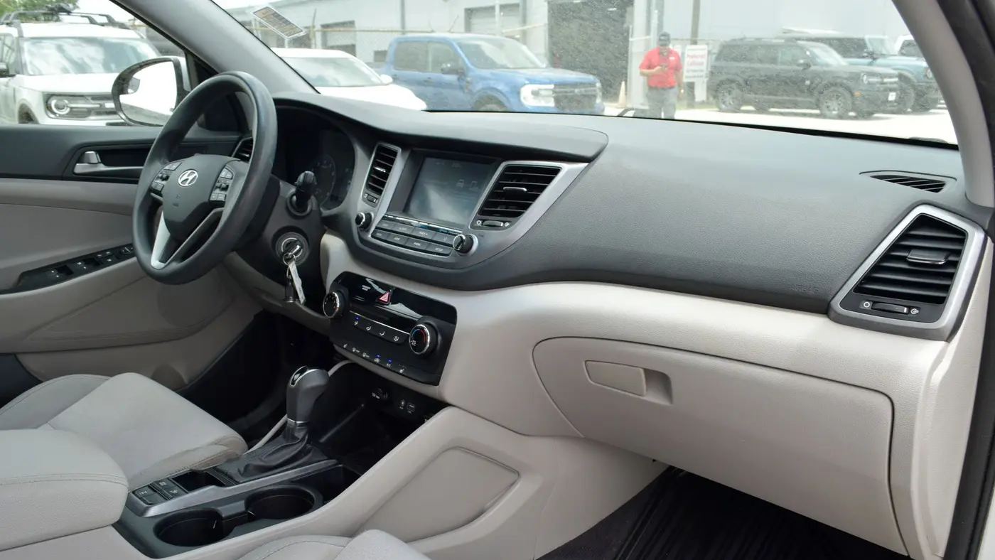 2018 Hyundai TUCSON SE