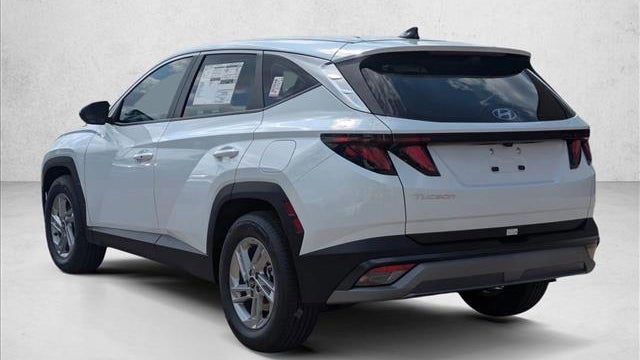 2026 Hyundai TUCSON SE