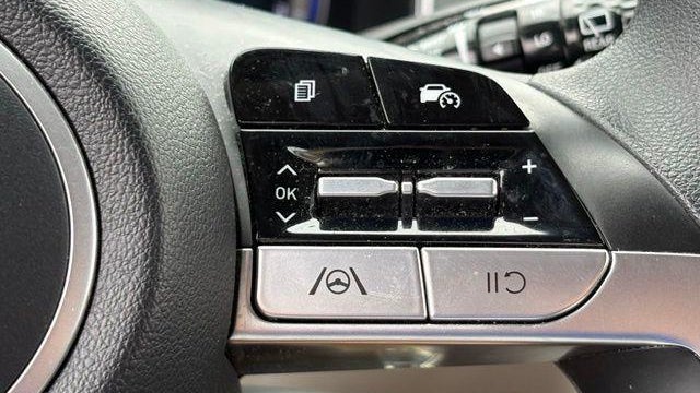 2022 Hyundai TUCSON SE