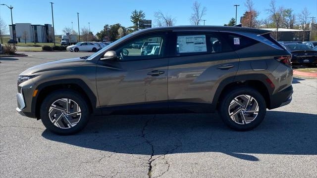 2026 Hyundai TUCSON Hybrid Blue SE