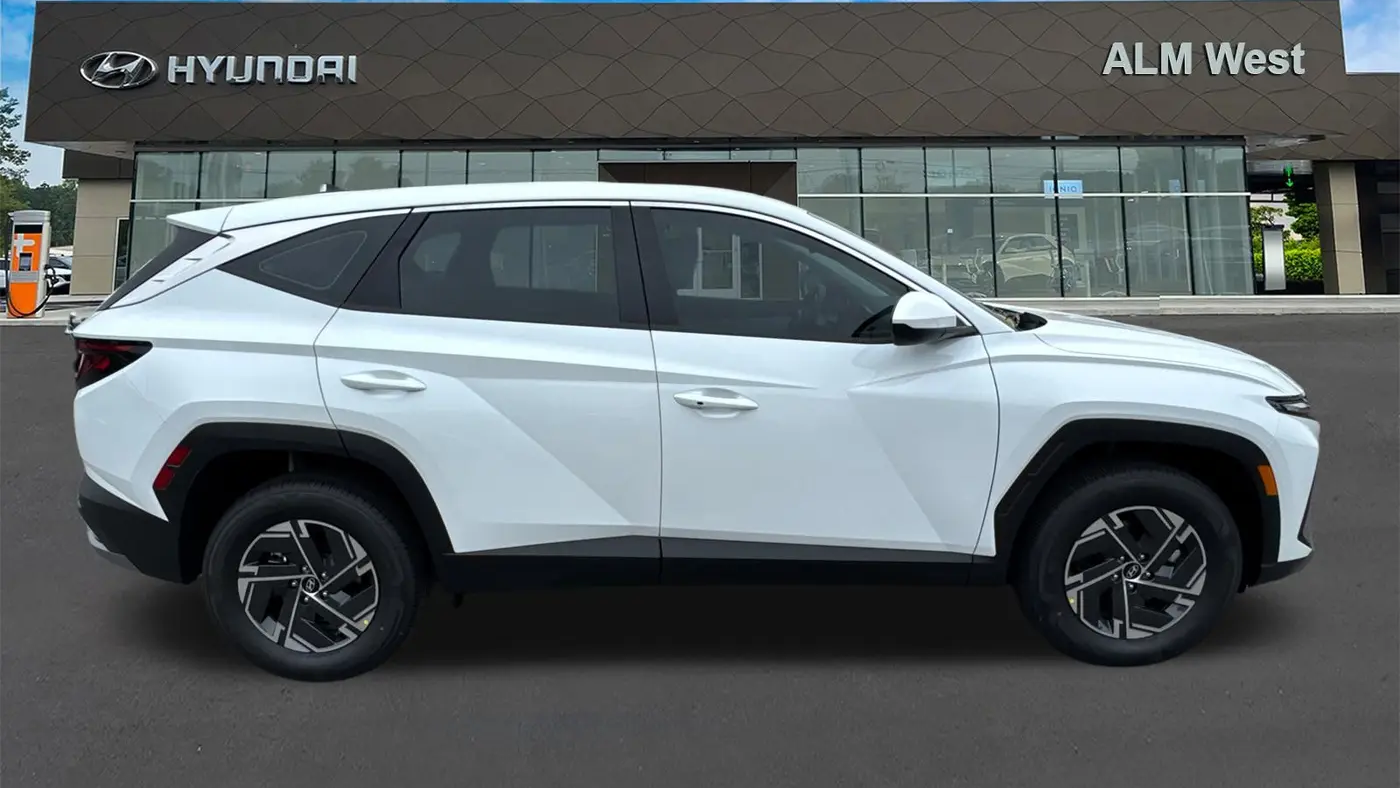 2026 Hyundai TUCSON Hybrid Blue SE