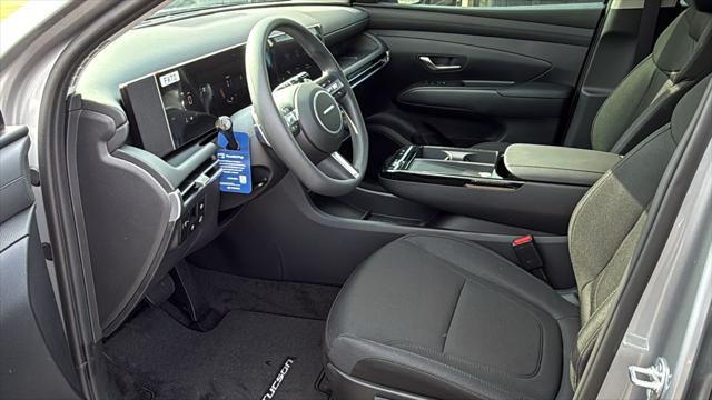 2026 Hyundai TUCSON Hybrid Blue SE