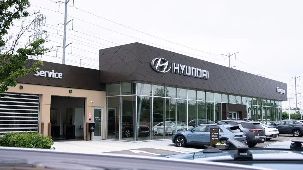 2026 Hyundai TUCSON Hybrid Blue SE — photo 1 of 12