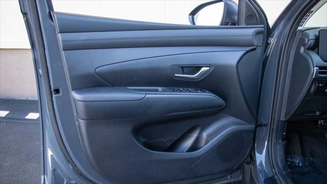 2026 Hyundai TUCSON Hybrid Blue SE