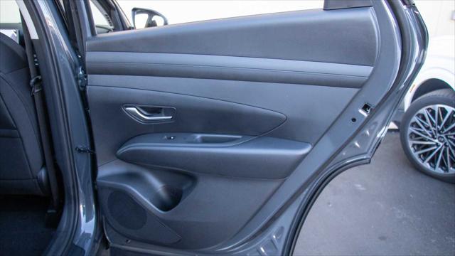 2026 Hyundai TUCSON Hybrid Blue SE