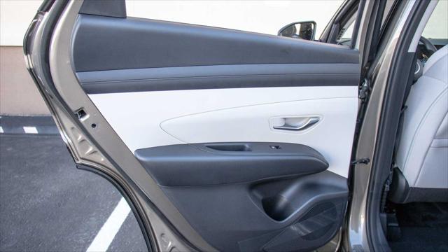 2026 Hyundai TUCSON Hybrid Blue SE