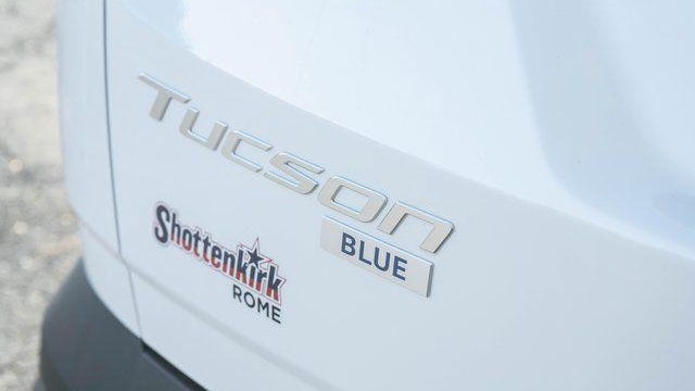 2026 Hyundai TUCSON Hybrid Blue SE