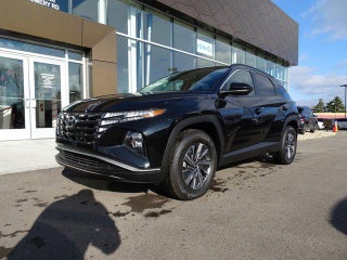 2024 Hyundai TUCSON Hybrid with Black Pearl Exterior