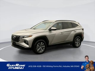 2024 Hyundai TUCSON Hybrid with Shimmering Silver Exterior