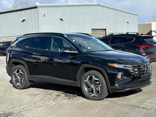 2024 Hyundai TUCSON Hybrid with Black Pearl Exterior