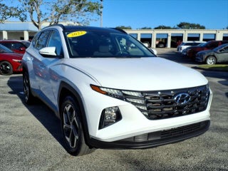 2022 Hyundai TUCSON Hybrid with Quartz White Exterior