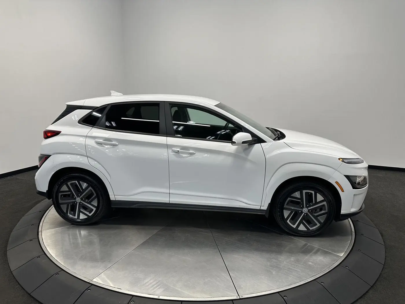 2023 Hyundai Kona - $19,299