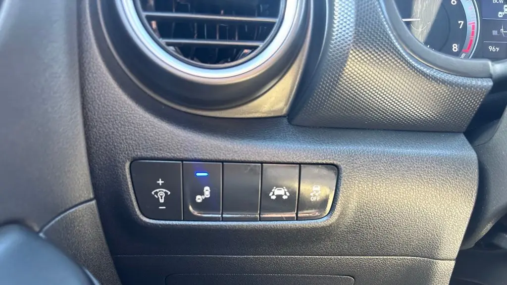2020 Hyundai KONA SEL