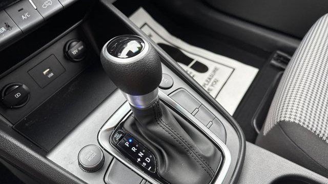 2022 Hyundai KONA SE