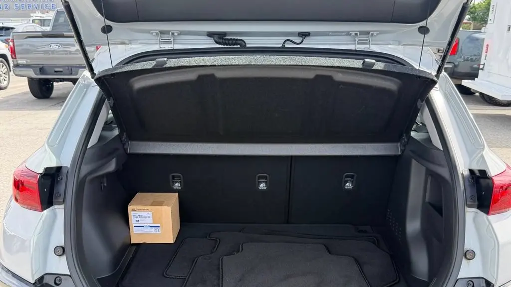 2023 Hyundai KONA SE