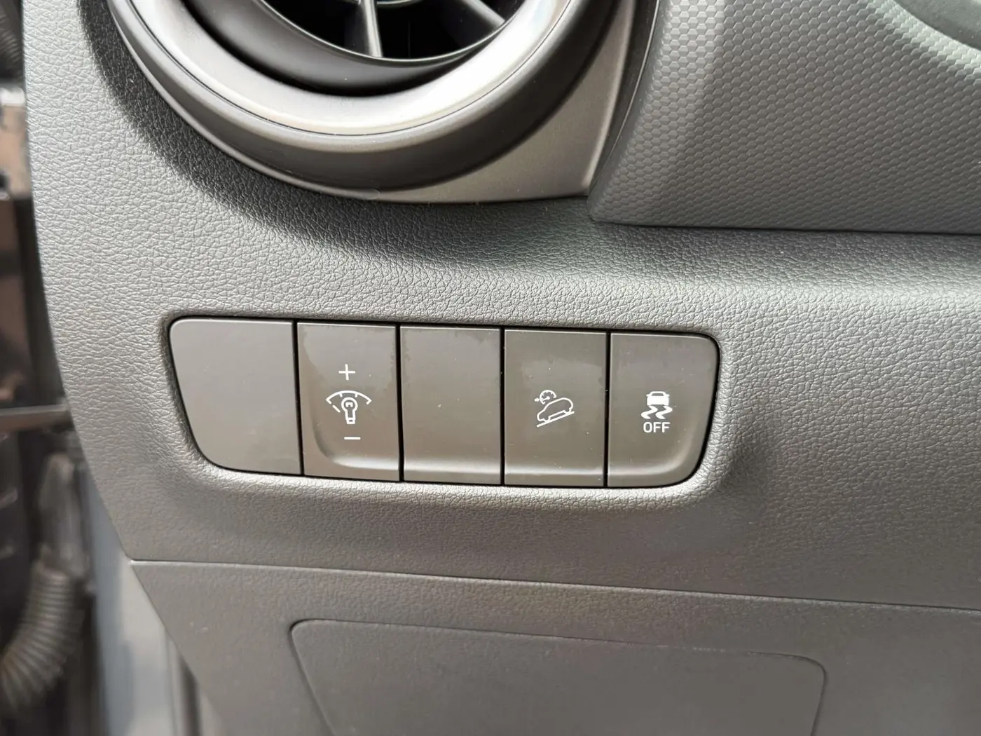 2023 Hyundai Kona - $19,348