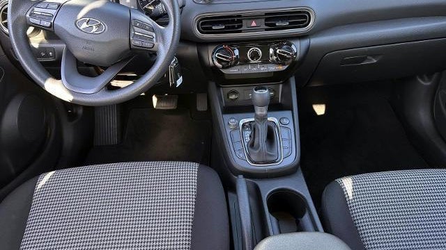 2023 Hyundai KONA SE