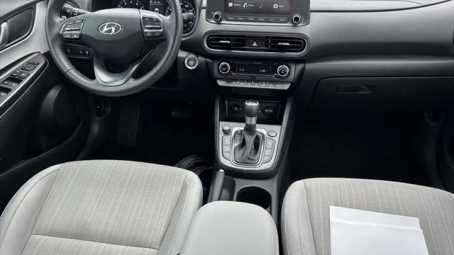 2022 Hyundai KONA SEL
