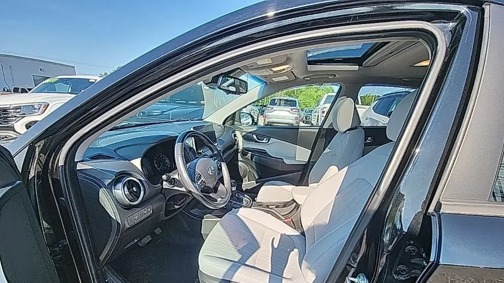 2023 Hyundai KONA SEL
