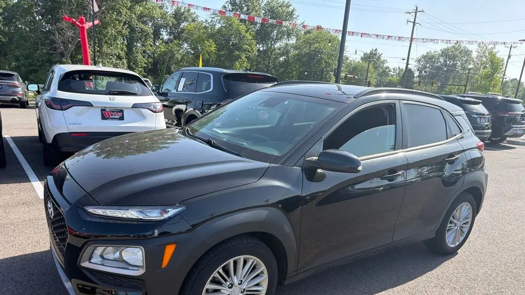 2021 Hyundai KONA SEL Plus