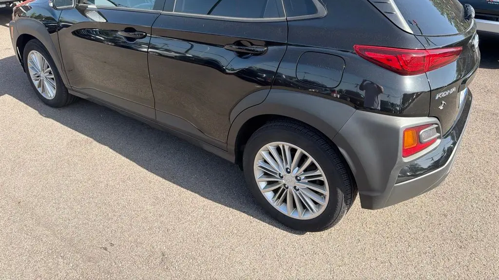 2021 Hyundai KONA SEL Plus