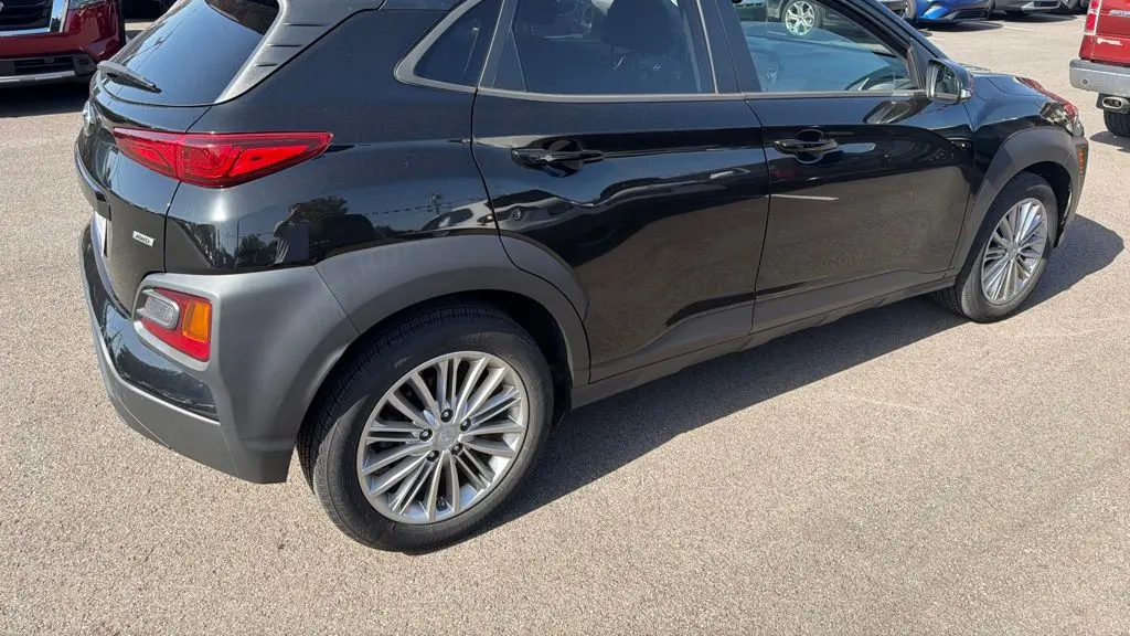 2021 Hyundai KONA SEL Plus
