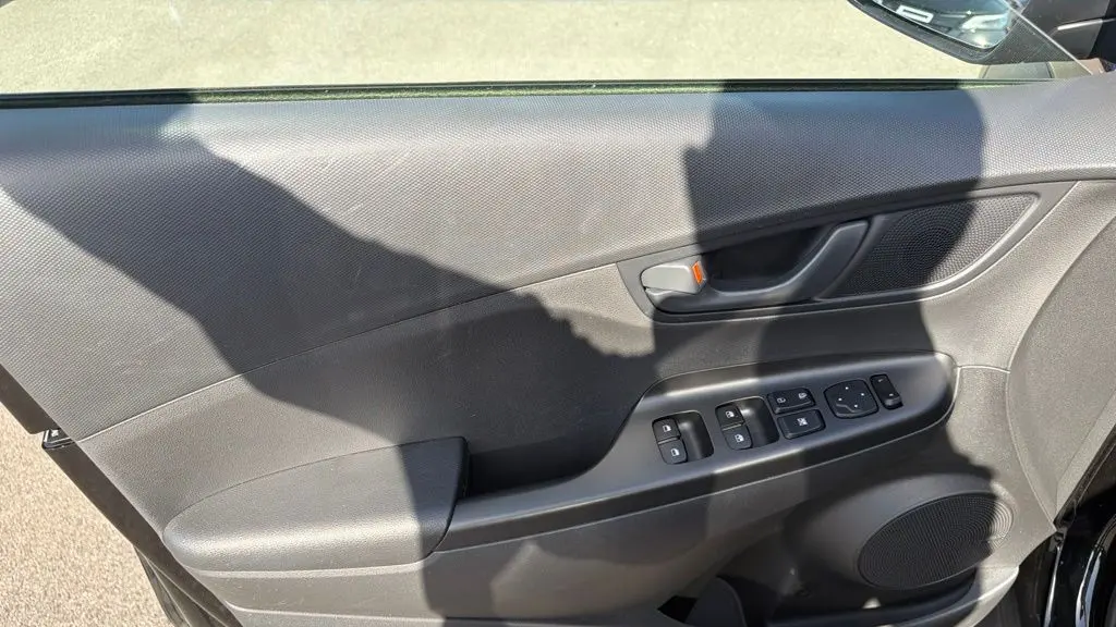 2021 Hyundai KONA SEL Plus