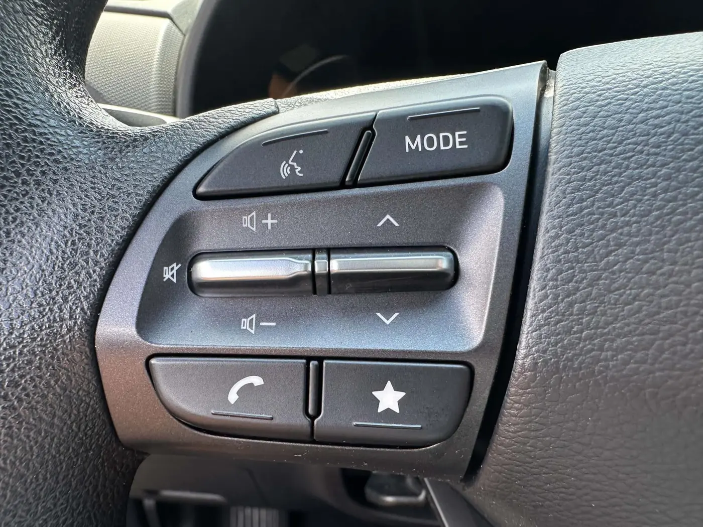 2023 Hyundai Kona - $18,538